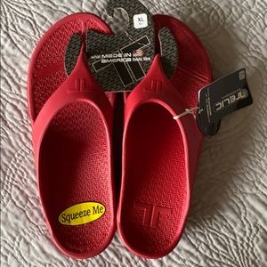 Telic flip flops Men’s  size 11